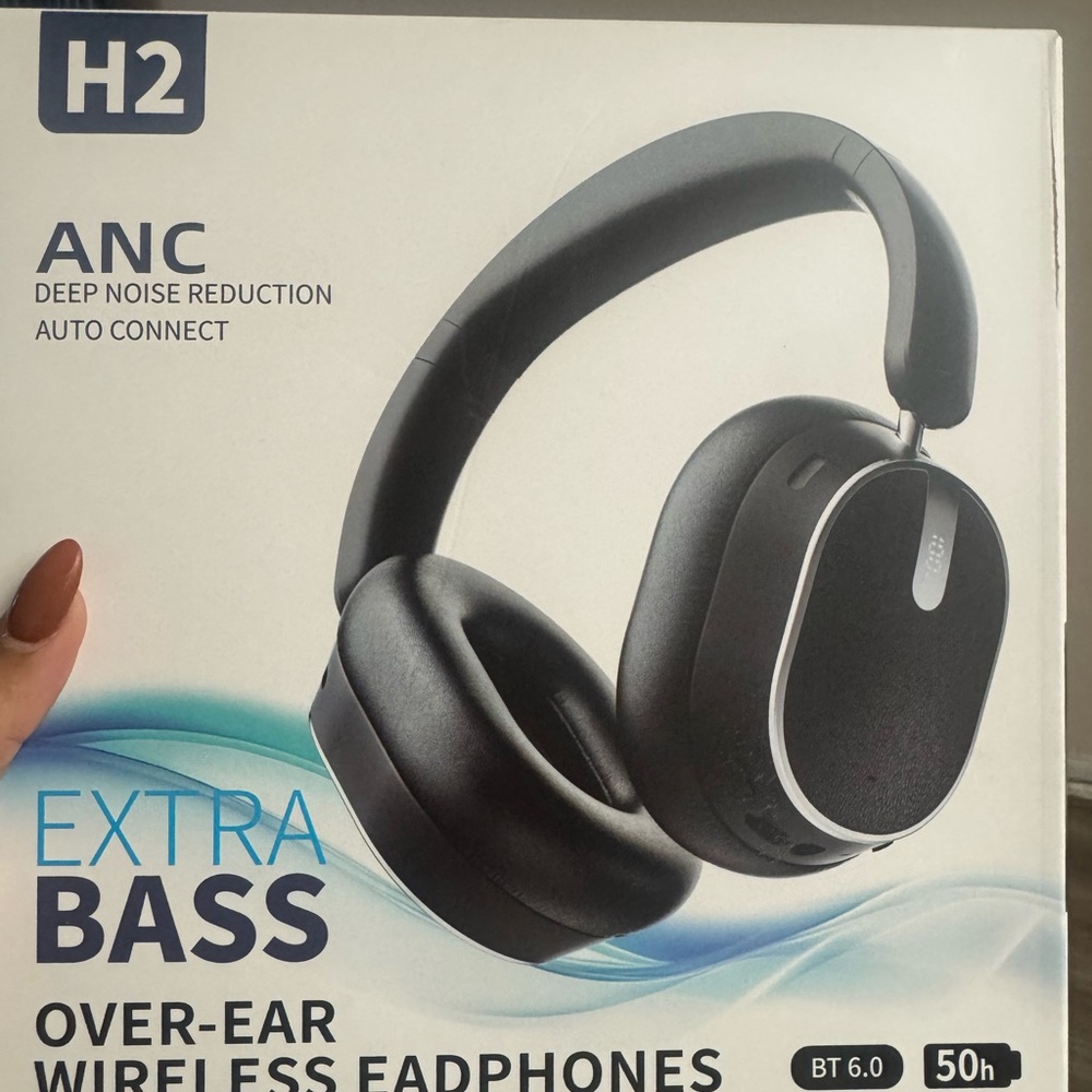 Bass H2 Black Wireless On-Ear Headphones